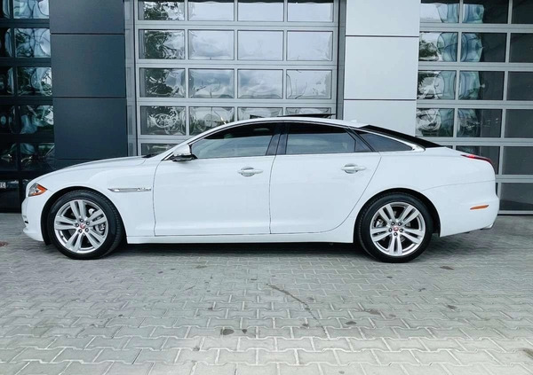 Jaguar XJ cena 99900 przebieg: 136180, rok produkcji 2015 z Stargard małe 667